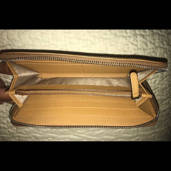 Authentic Michael Kors Jet Set Slim Wallet - Picture 3 of 3